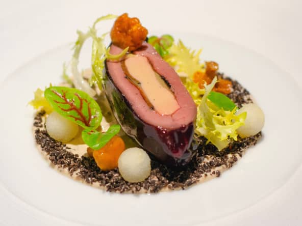 Pigeon des costières, foie gras du Gubernat et truffe noire