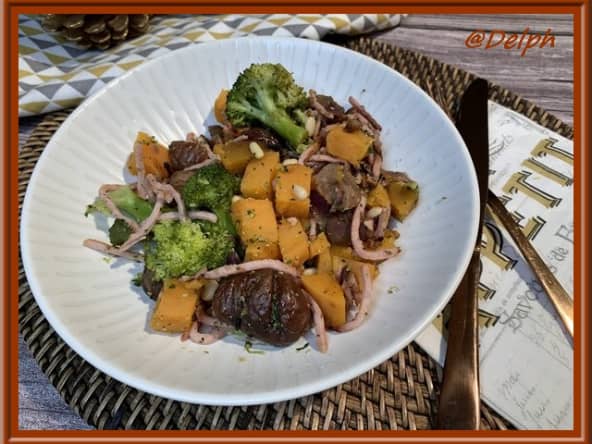 Poêlée de brocolis, patate douce, marrons et jambon fumé