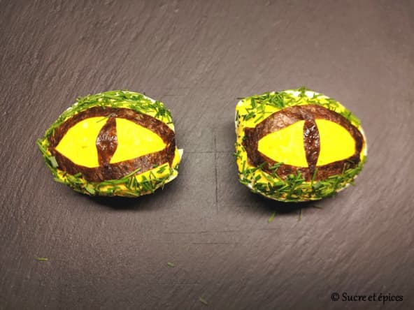 Oeufs farcis "Yeux de serpent" pour l'année du serpent