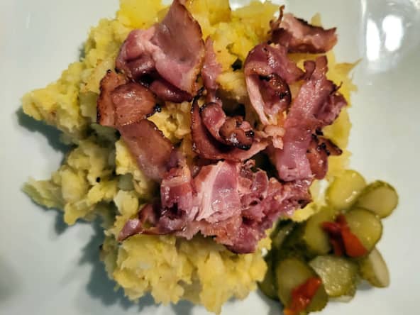 Purée de pommes de terre au chou vert et lardons