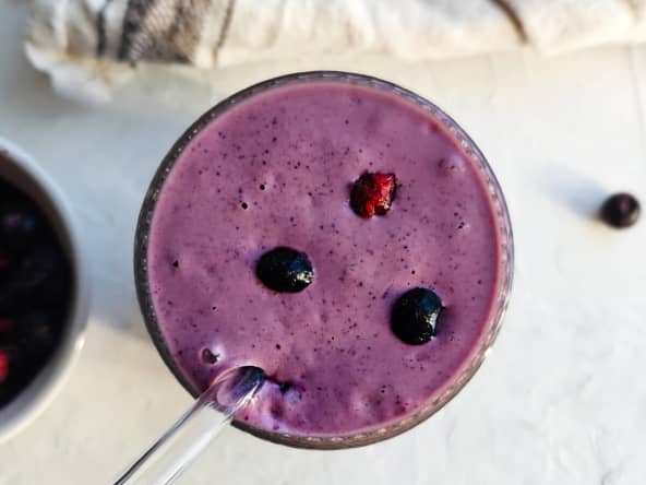 Smoothie aux fruits rouges