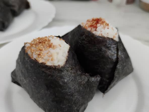Onigiri thon-mayo avec sa mayonnaise épicée maison