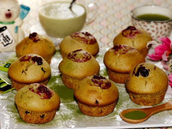 Muffins au thé matcha et canneberges, crème au thé matcha