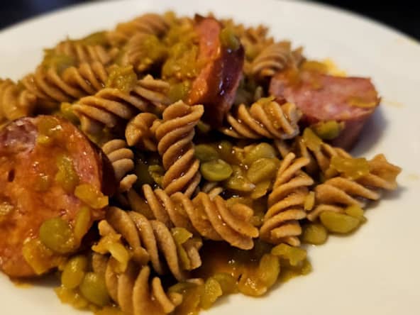 Mitonnée de pois cassés à la saucisse fumée et aux pâtes Energus10