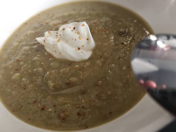 Soupe crème aux pois cassés et au céleri-rave