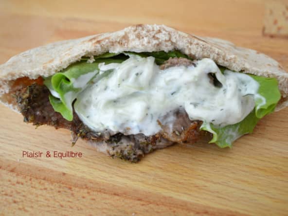 Pita à l’agneau et tzatziki