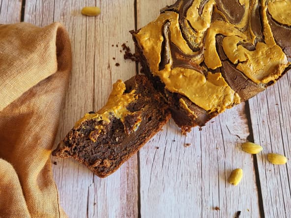 Cake fondant au chocolat et cacahuètes