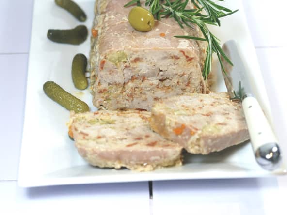 Terrine de viandes olives bacon et chorizo