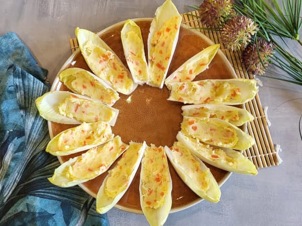 Barquettes d’endives à la salade japonaise