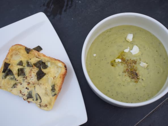 Soupe de pois cassés et d'orties