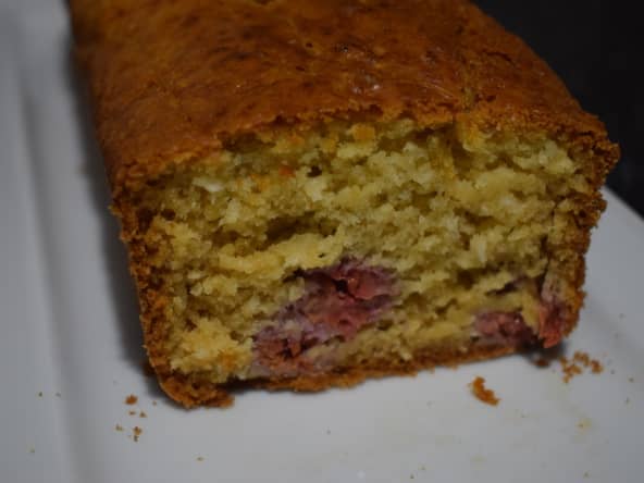Cake sans oeuf framboises noix de coco