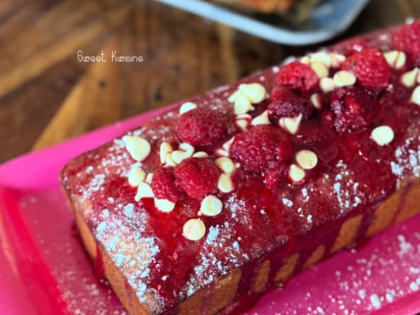 Le cake au citron et aux framboises