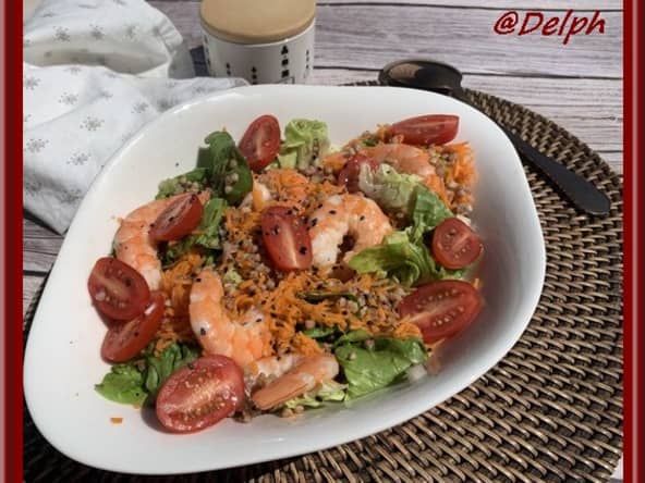 Salade de sarrasin, carottes, tomates et crevettes