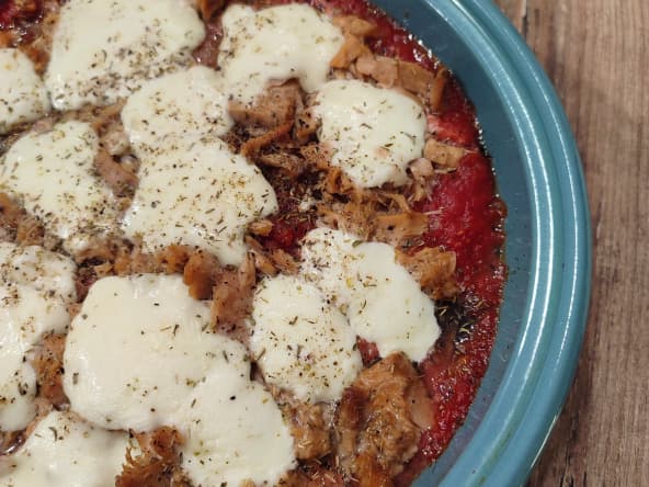 Aubergines au thon, à la tomate et à la mozza