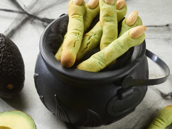 Doigts de sorcière à l’avocat