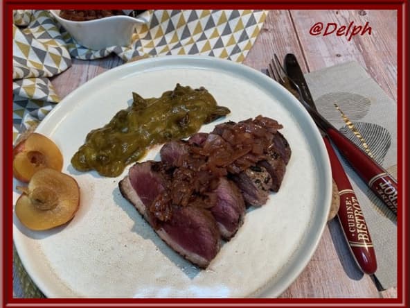 Magret de canard sauce aux prunes