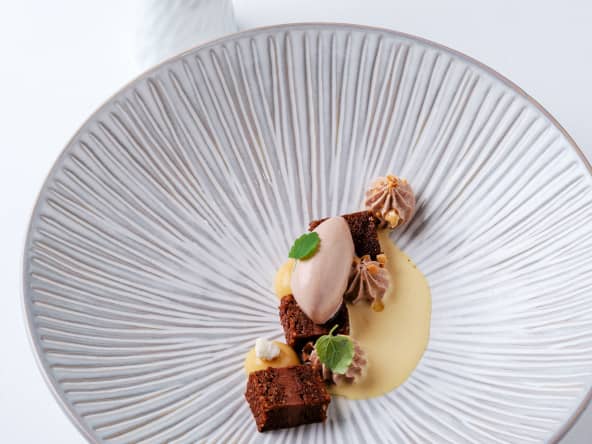 Brownie noisette chocolat au lait jivara, maïs et piment d'Espelette
