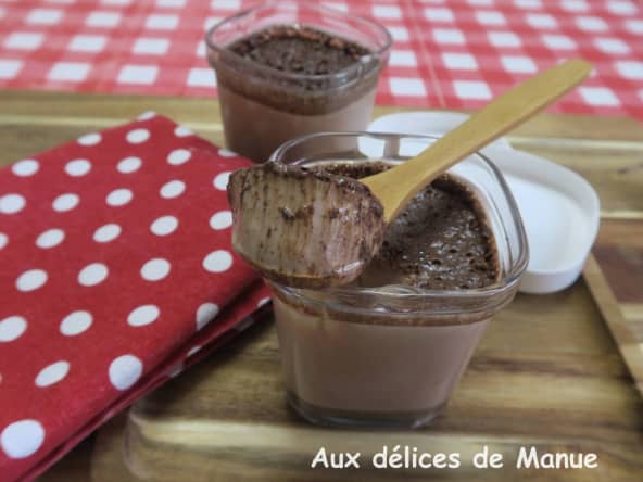 Yaourts au chocolat et lait concentré non sucré