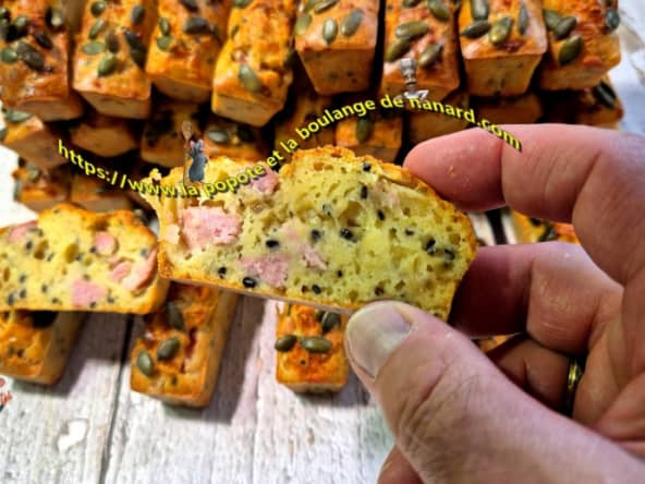 Mini-cakes à la saucisse de Molène et oignons au cidre