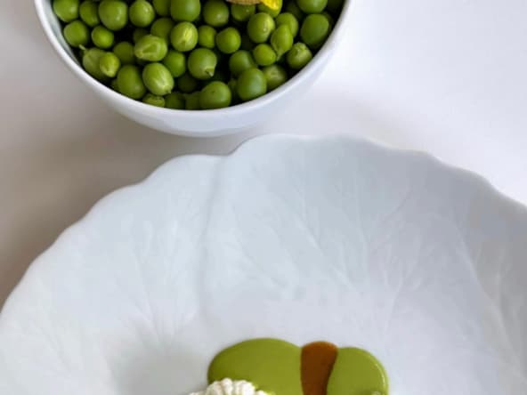 Autour du petit pois, Brousse légère, verveine parfumée et praliné de noisette
