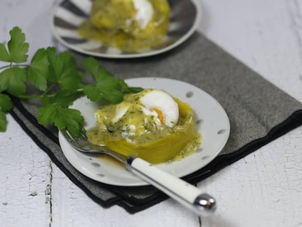 Nids de poireaux confits oeufs mollets et sauce gribiche