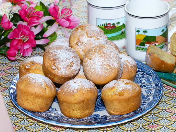 Muffins à la fleur d’oranger et aux écorces d’oranges confites