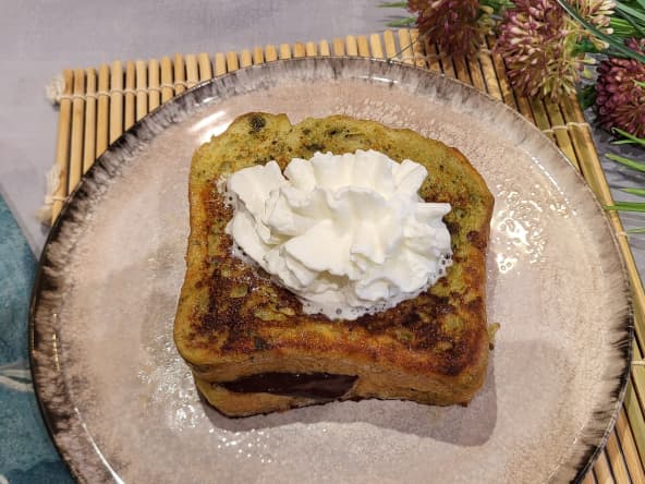 Pain perdu au matcha et chocolat