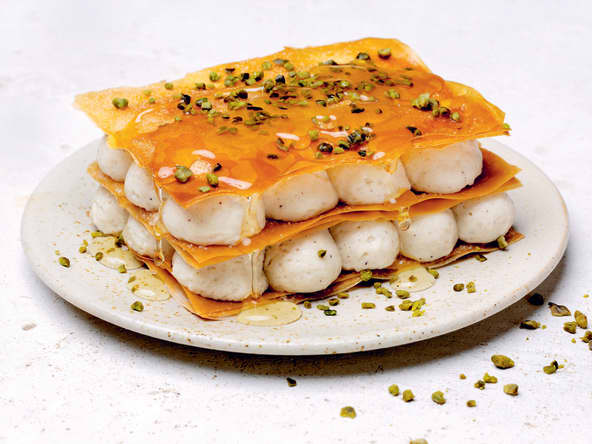 Millefeuilles aux feuilles de baklava caramélisées et crème de tahini au miel