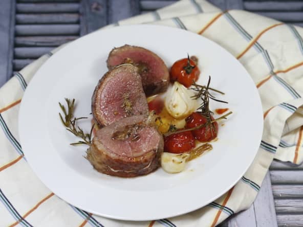 Rôtis de magrets de canard farcis tapenade et tomate