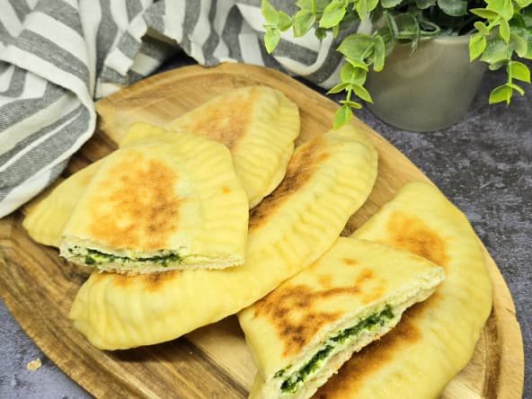Cheese naans aux épinards