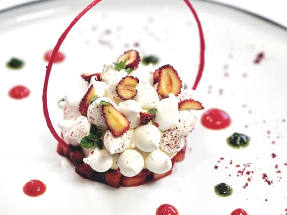 Vacherin vanille et fraises des bois