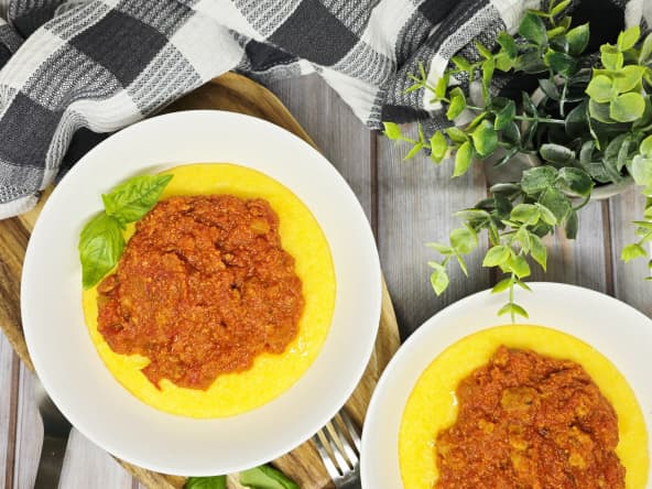 Polenta sauce ragù aux saucisses