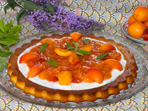 Tarte renversée, abricots confits à la verveine