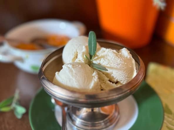 Glace à l'huile d'olive