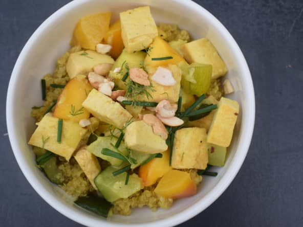 Curry de courgettes, nectarines et tofu