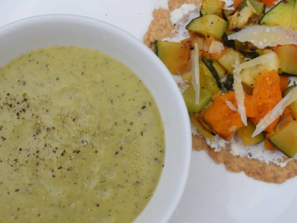 Soupe de haricots blancs et courgettes au citron