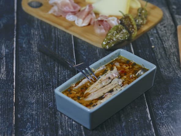 Anchois marinés à la tomate