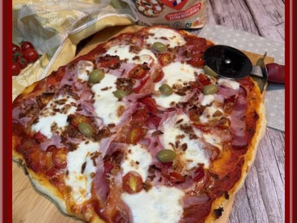 Pizza aux poivrons marinés et bacon