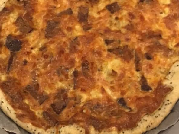 Quiche à l’oignon et au tofu fumé aux amandes et au sésame