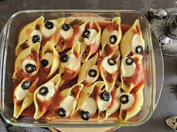 Conchiglioni farcis façon yeux monstrueux
