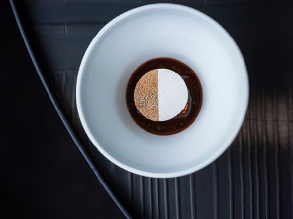 Assiette d'Œuf meurette de caille et joue de bœuf confite
