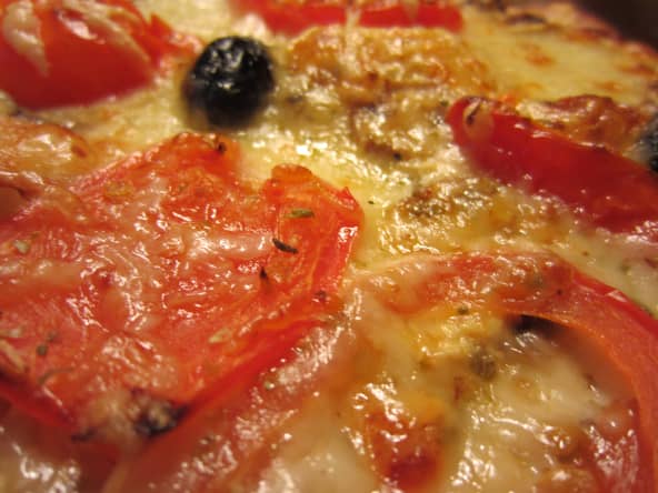 Pizza aux tomates confites