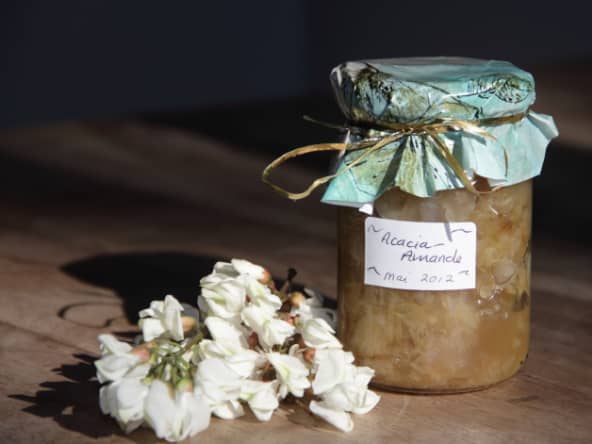 Confiture originale de fleurs d'acacia aux amandes