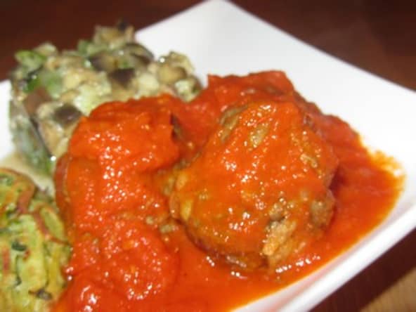 Boulettes de canard, sauce aux tomates fraîches et séchées