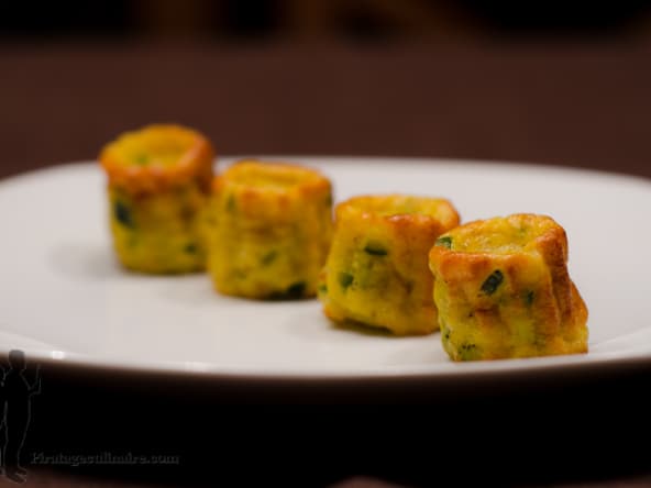 Cannelés salés à la courgette et au curry