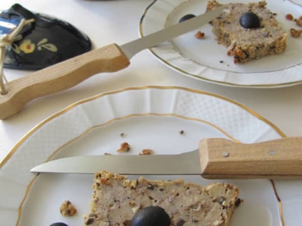 Beaux pâtés de foie d'agneau aux olives