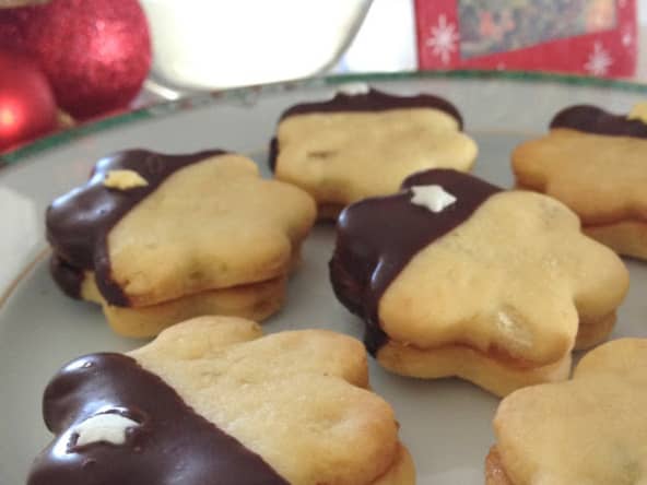 Les petits sablés à l'orange nappés de chocolat noir