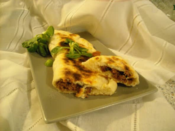 Naans steack and goat cheese