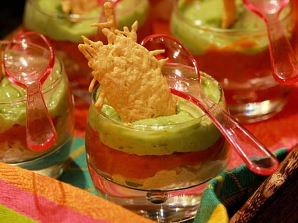 Verrines de rillettes de crabe, pesto rouge et avocat