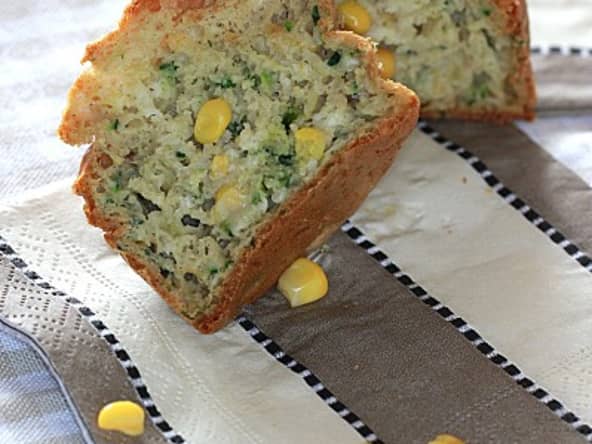 Muffins salés à la farine de maïs, courgette, fromage emmental et maïs en grains